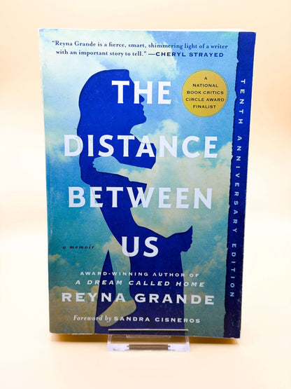 The distance between us-Reyna Grande|USED